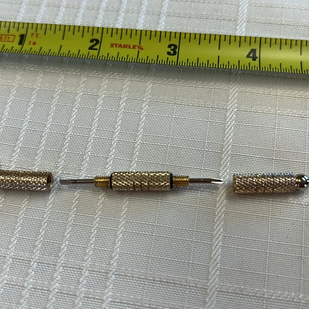 3-in-1 Keychain w/Mini Screwdrivers - Picture 3 of 5
